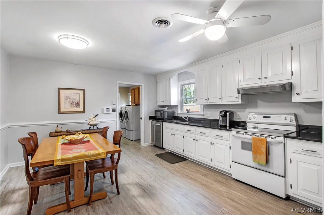 2041 Hickstead Road North Chesterfield, VA 23236 - Photo 3 of 24 Gallery Image 3
