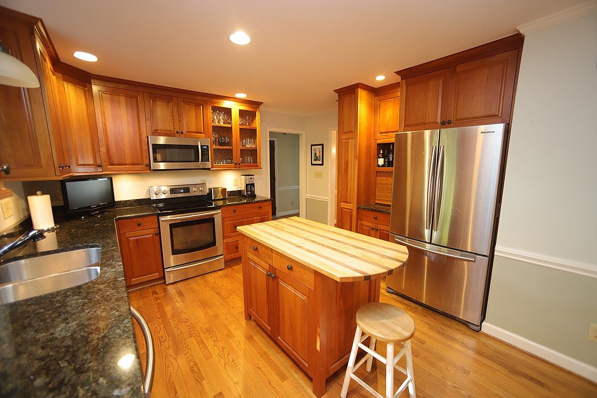 8120 Calais Court Raleigh, NC 27613 - Photo 10 of 33 Kitchen