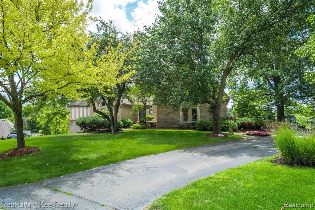 6368 Peach Tree Court Rochester Hills, MI 48306 - Photo 4 of 54