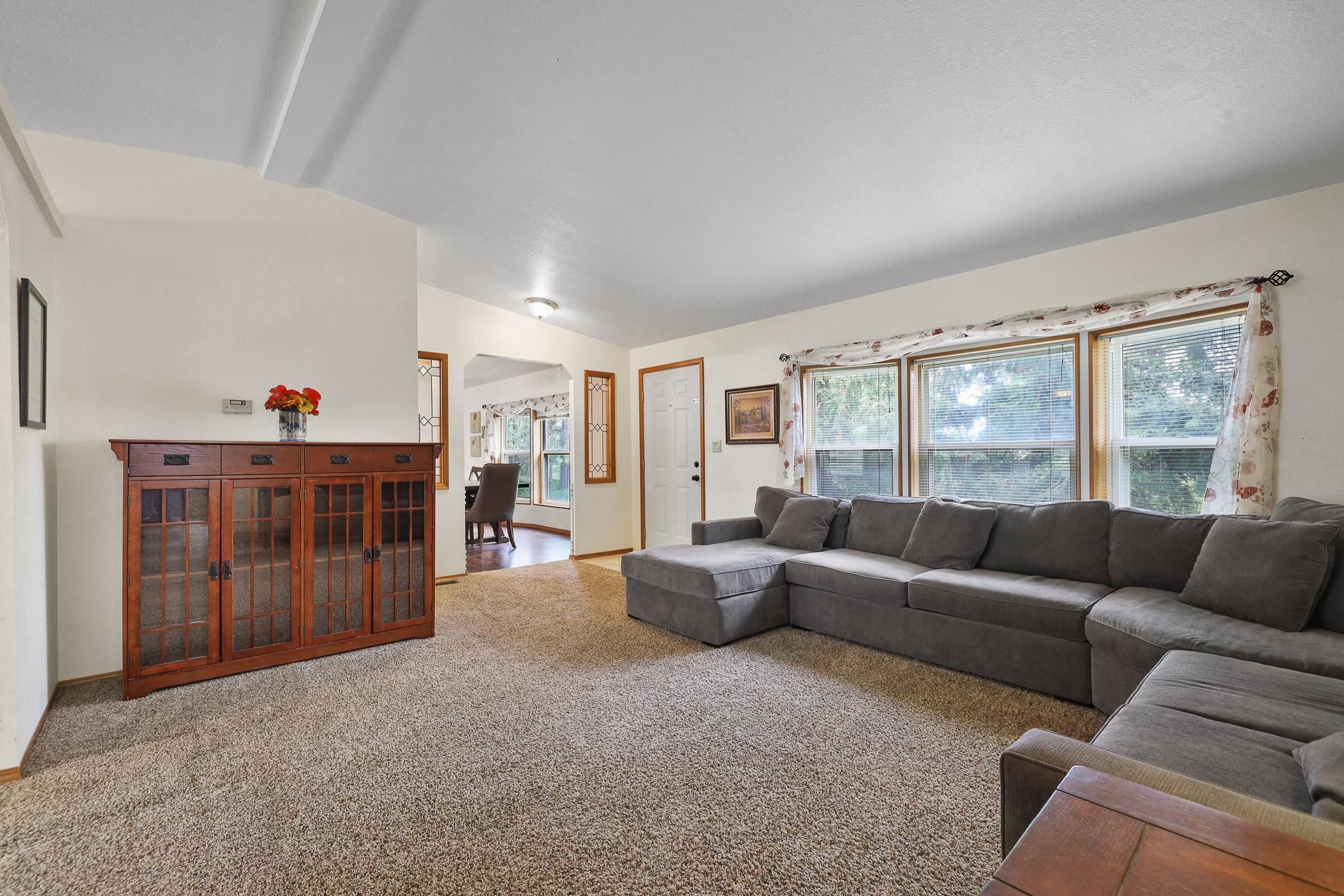 14425 North Christensen Road Nine Mile Falls, WA 99026 - Photo 3 of 37