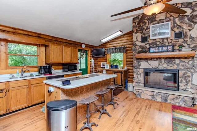 $270,000 | 1101 County Road 950, Bath, IL 62617