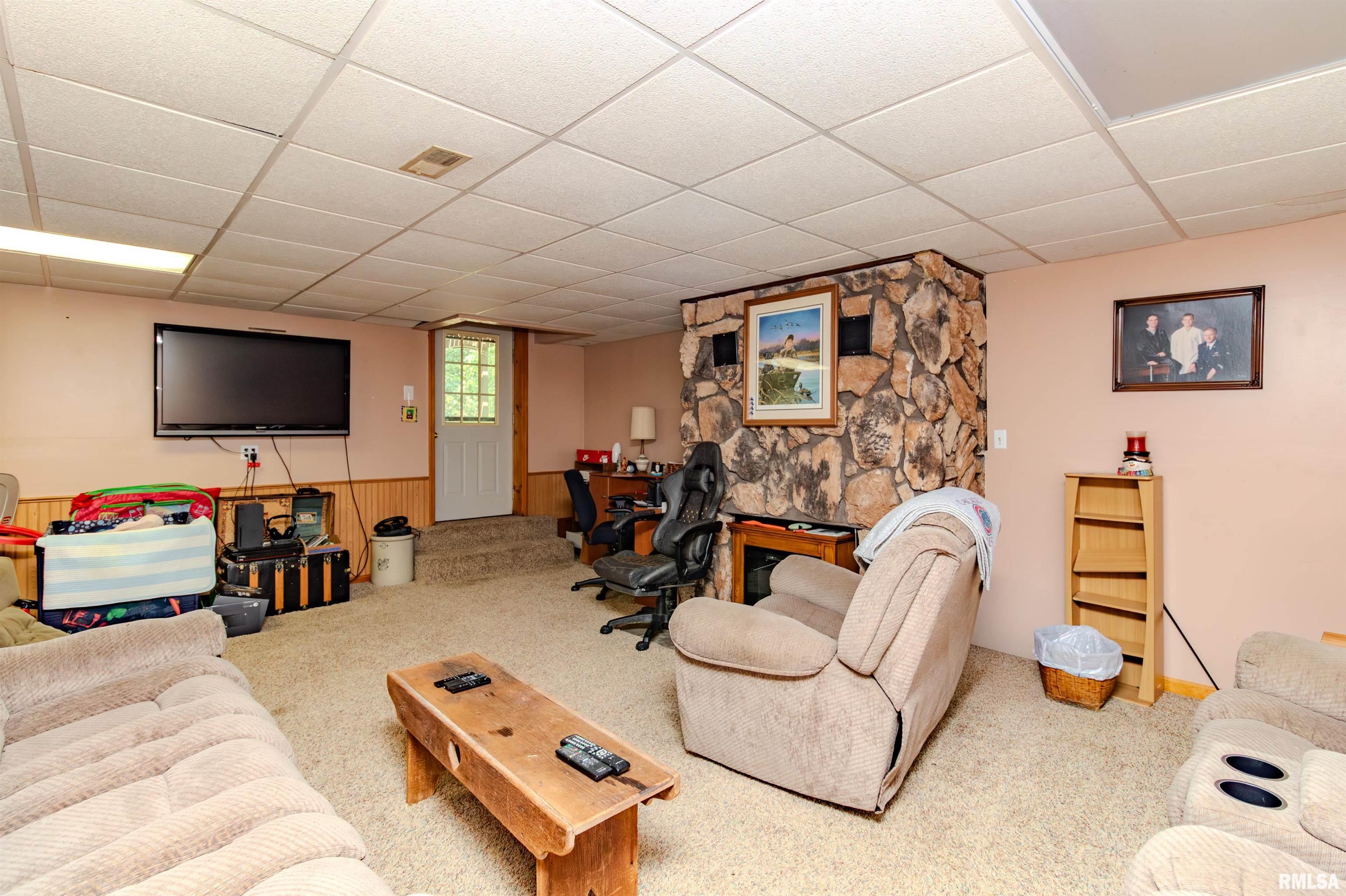 1101 County Road 950 Bath, IL 62617 - Photo 25 of 54