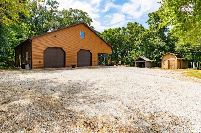 $270,000 | 1101 County Road 950, Bath, IL 62617