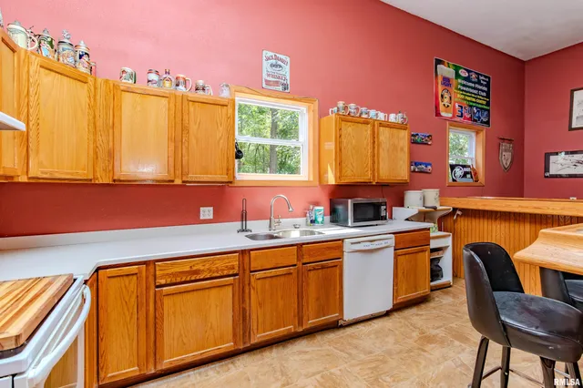 $270,000 | 1101 County Road 950, Bath, IL 62617