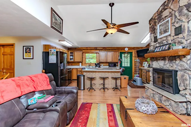 $270,000 | 1101 County Road 950, Bath, IL 62617