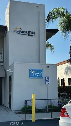 $425,000 | 13902 Thunderbird Drive, Unit 8J, Seal Beach, CA 90740