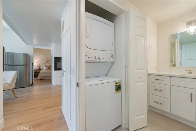 $425,000 | 13902 Thunderbird Drive, Unit 8J, Seal Beach, CA 90740