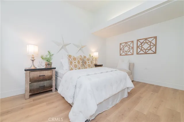 $425,000 | 13902 Thunderbird Drive, Unit 8J, Seal Beach, CA 90740