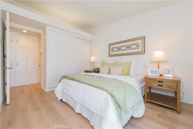 $425,000 | 13902 Thunderbird Drive, Unit 8J, Seal Beach, CA 90740