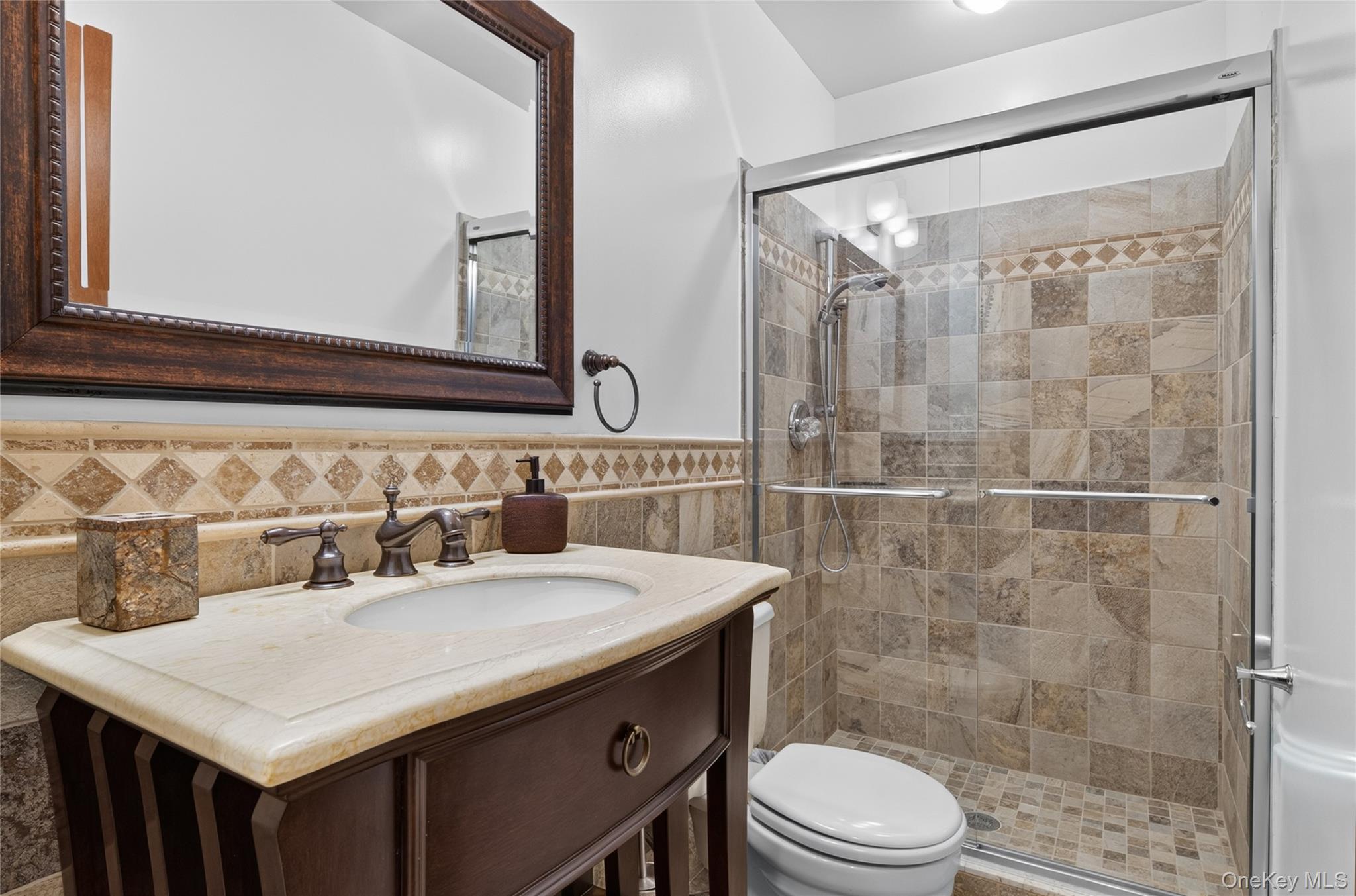 3 Pond Ridge Road Woodbury, NY 11797 - Photo 9 of 25 Gallery Image 9