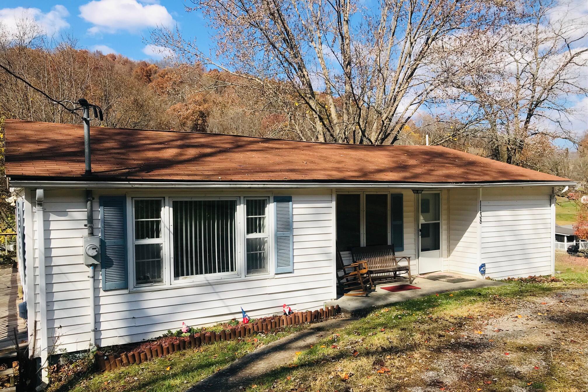 1138 Berry Road Elizabethton, TN 37643 - Photo 1 of 26 IMG_6931