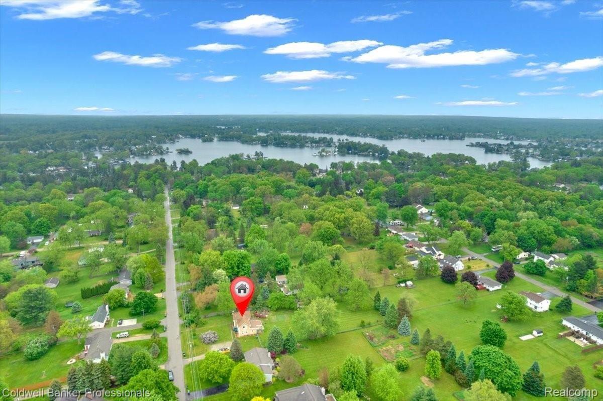 805 Hemingway Road Lake Orion, MI 48362 - Photo 36 of 37 33-DJI_0208 copy.jpg