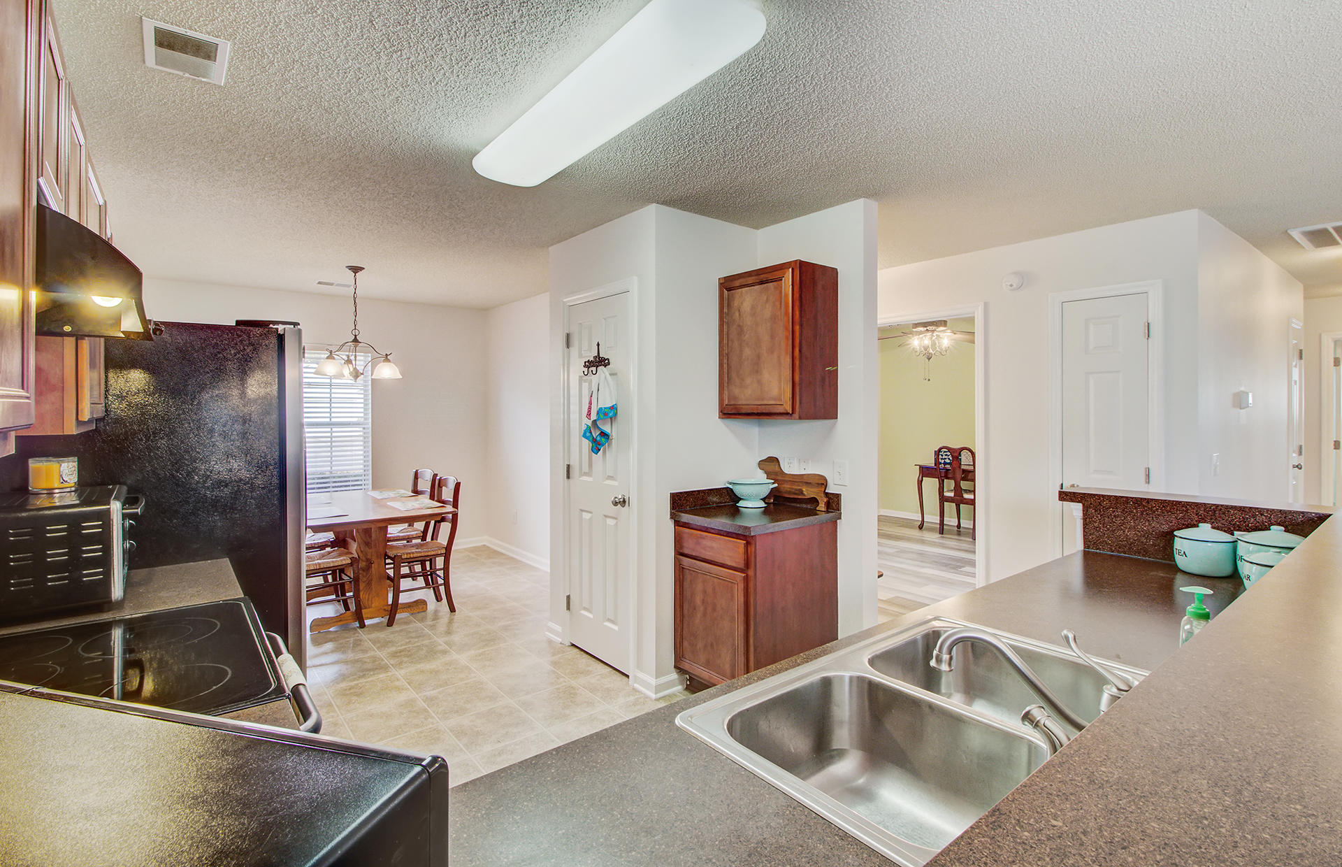 331 Eagle Ridge Road Summerville, SC 29485 - Photo 10 of 36 10