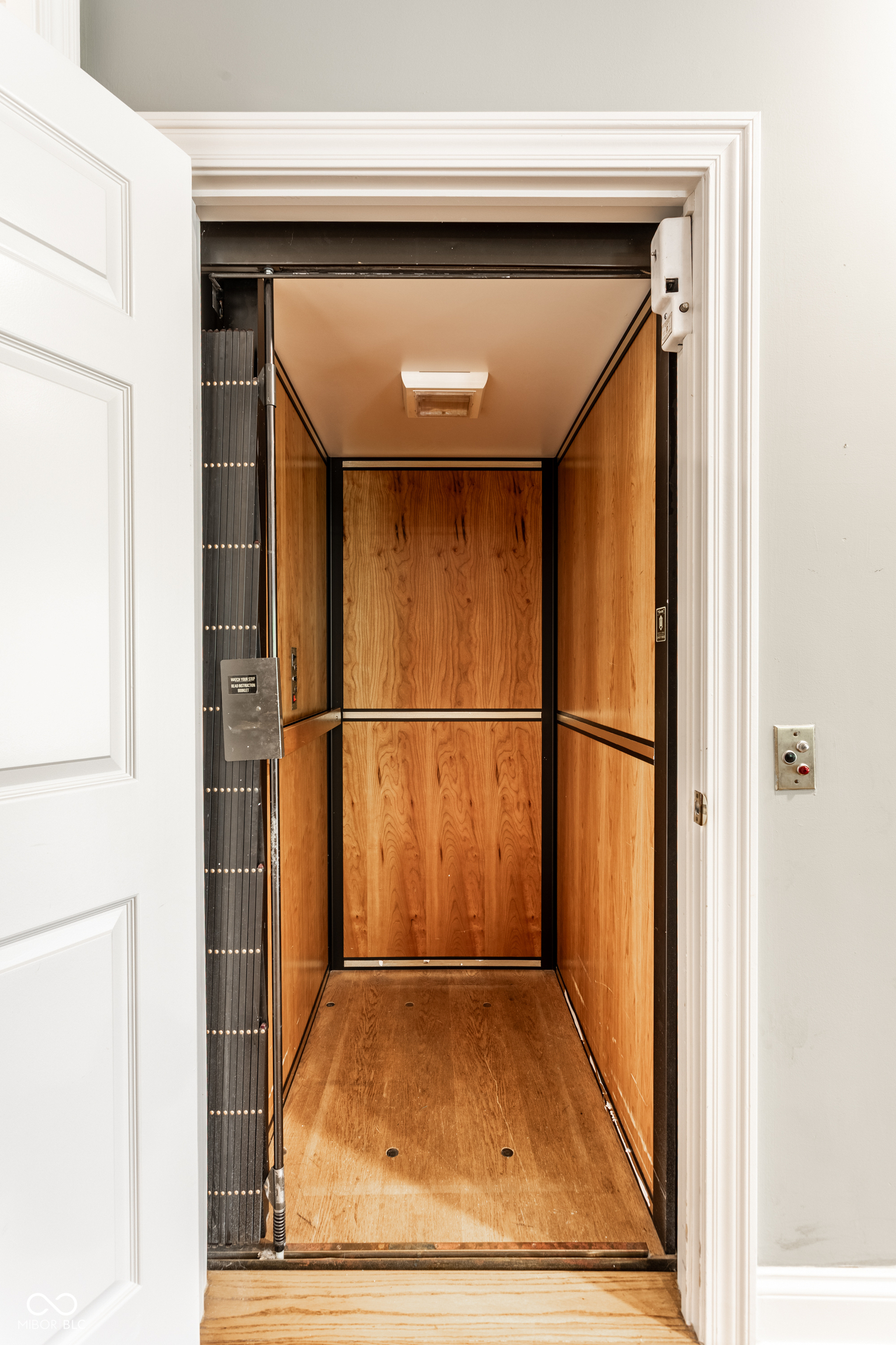 10554 Hyde Park Carmel, IN 46032 - Photo 28 of 74