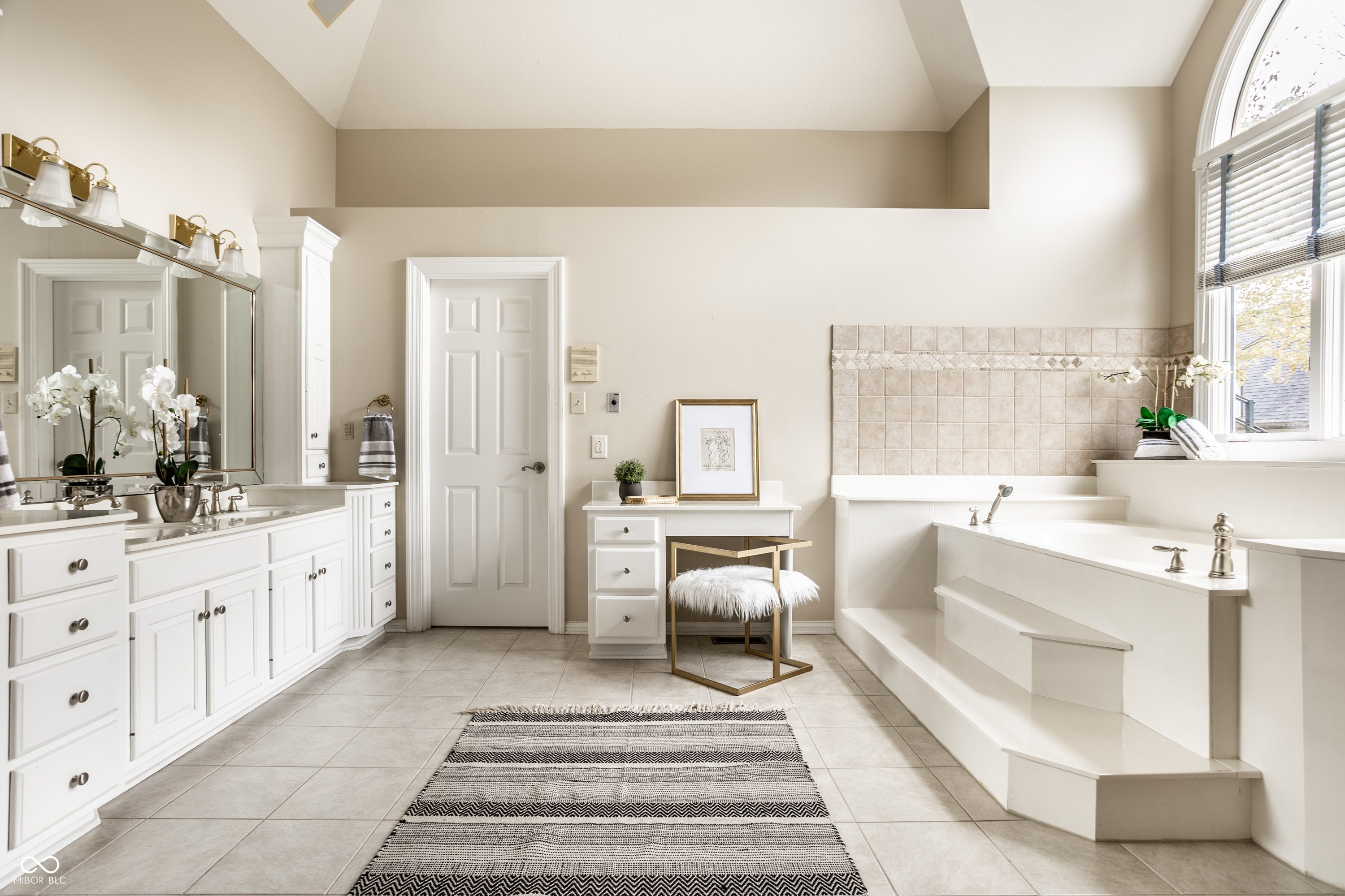 10554 Hyde Park Carmel, IN 46032 - Photo 34 of 74