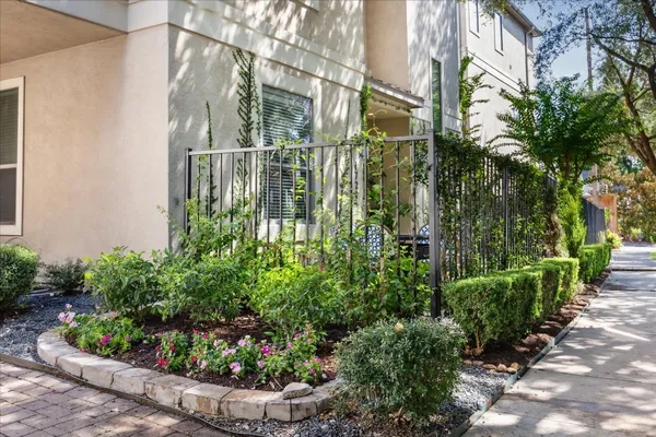 $1,005,000 | 4724 Banning Drive, Unit A, Houston, TX 77027