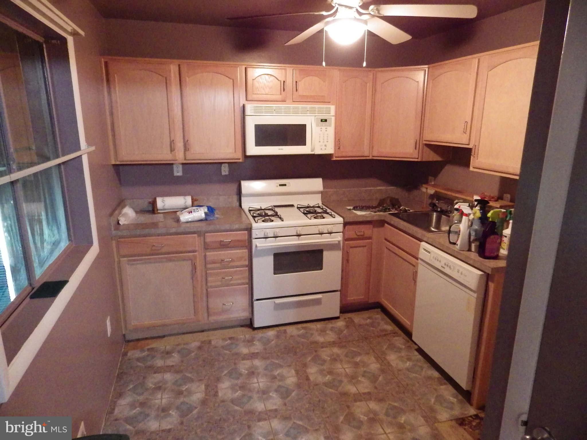 5430 Whitfield Chapel Road Lanham, MD 20706 - Photo 2 of 15 Kitchen