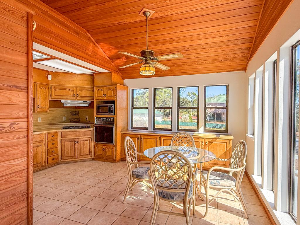 425 River Road Carrabelle, FL 32322 - Photo 20 of 35