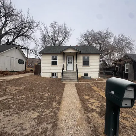 $82,500 | 307 East Walnut Street, Rawlins, WY 82301