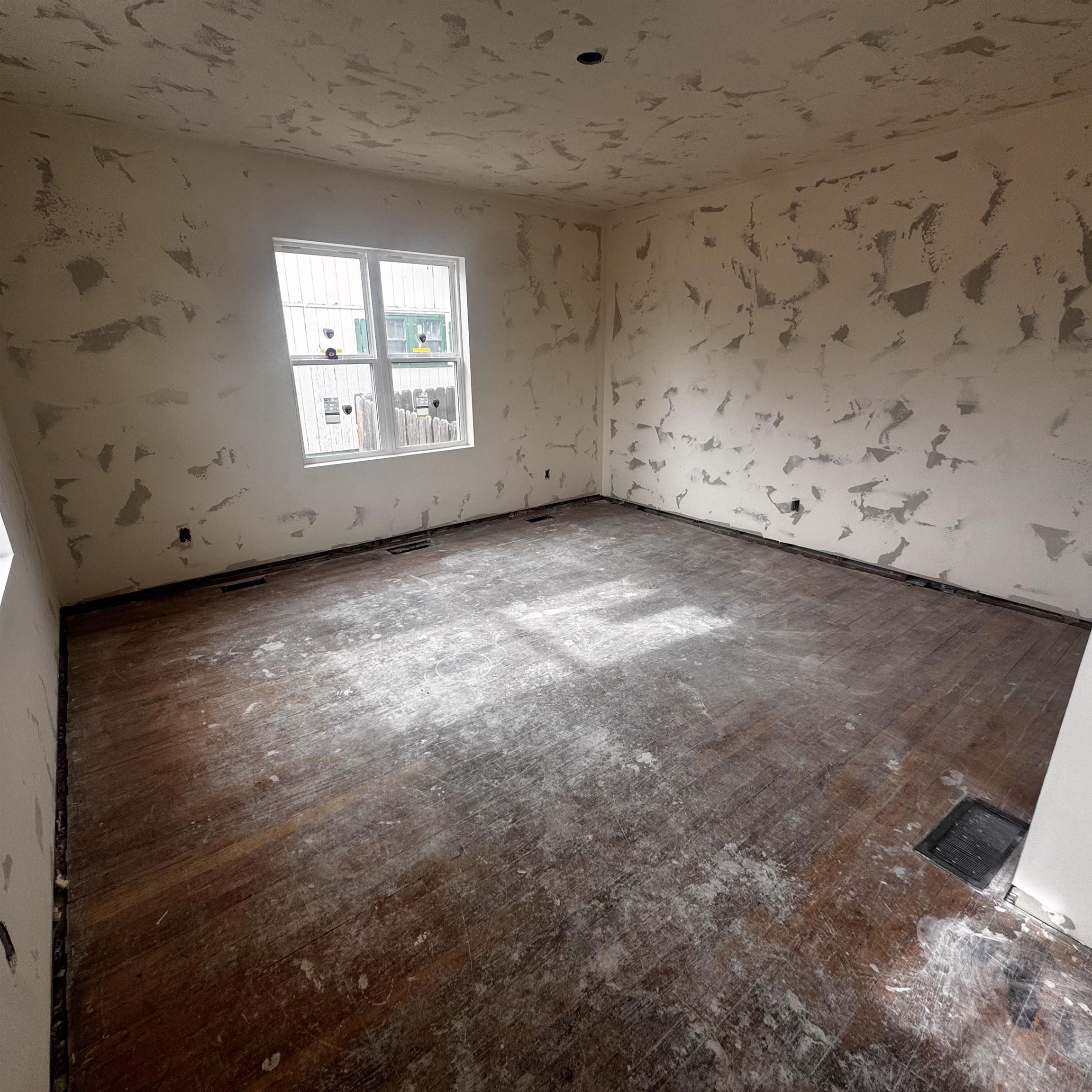 307 East Walnut Street Rawlins, WY 82301 - Photo 2 of 14