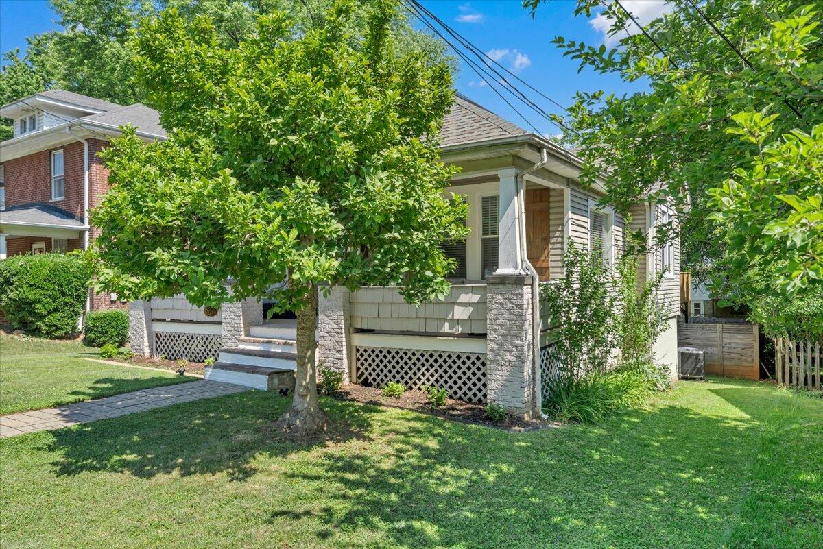 1205 Summit Avenue Southwest Roanoke, VA 24015 - Photo 45 of 52 45-MIB09281