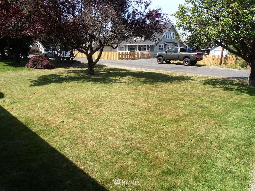 438 Southwest 14th Street Chehalis, WA 98532 - Photo 3 of 14 Gallery Image 3