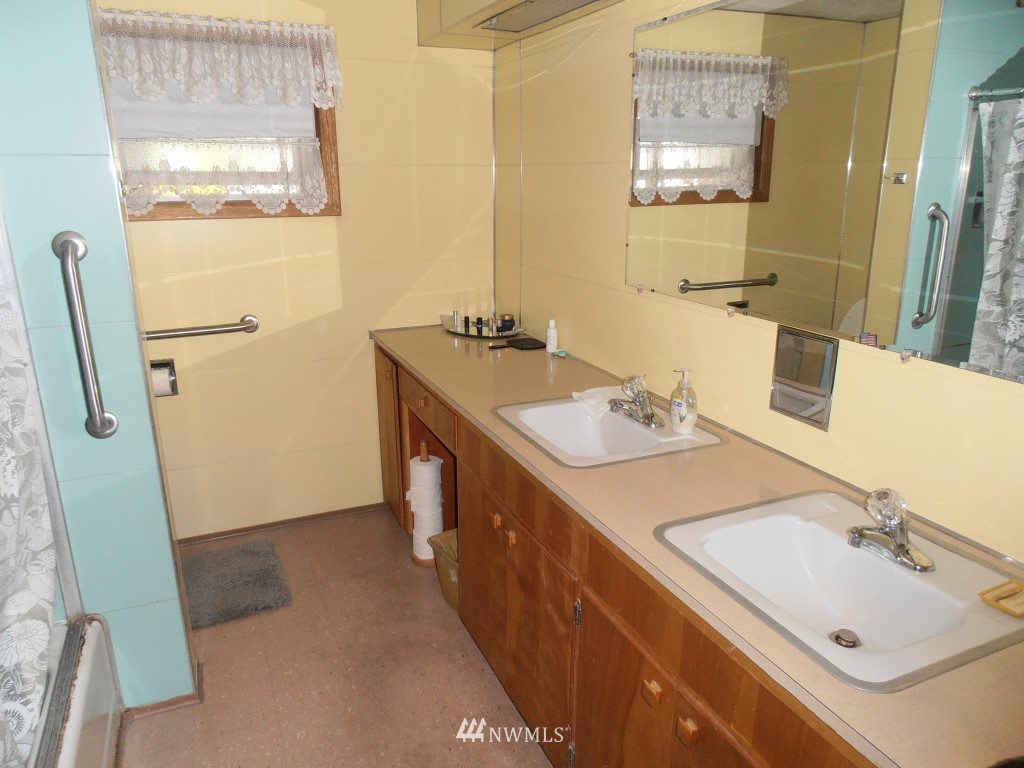 438 Southwest 14th Street Chehalis, WA 98532 - Photo 10 of 14 Gallery Image 10