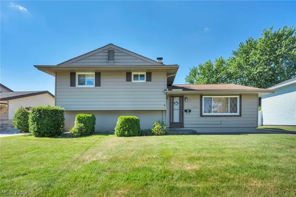 $260,000 | 14121 Donald Drive, Brook Park, OH 44142