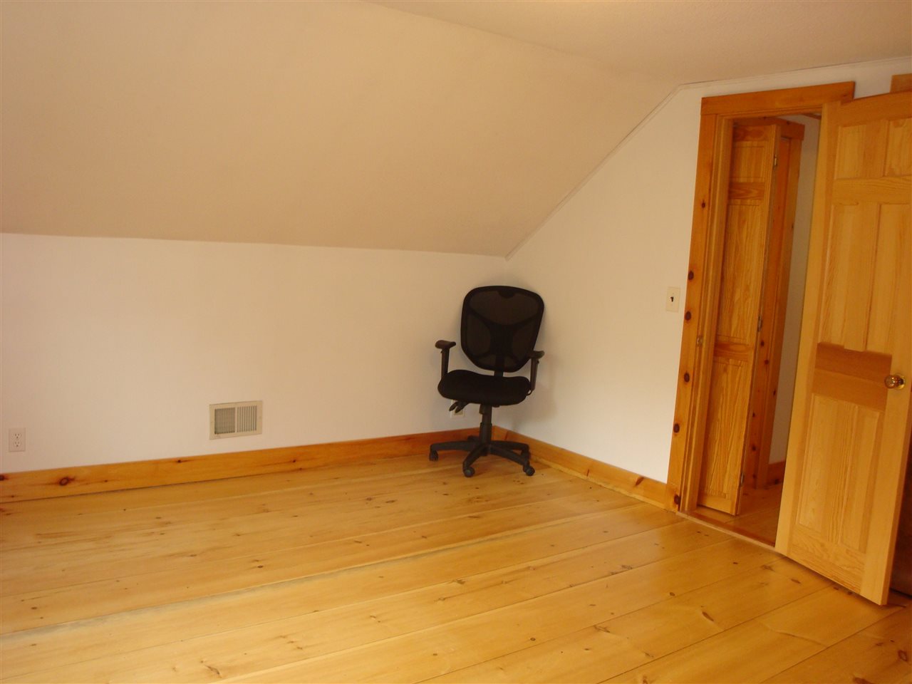204 Kelly Road Dummerston, VT 05301 - Photo 24 of 40