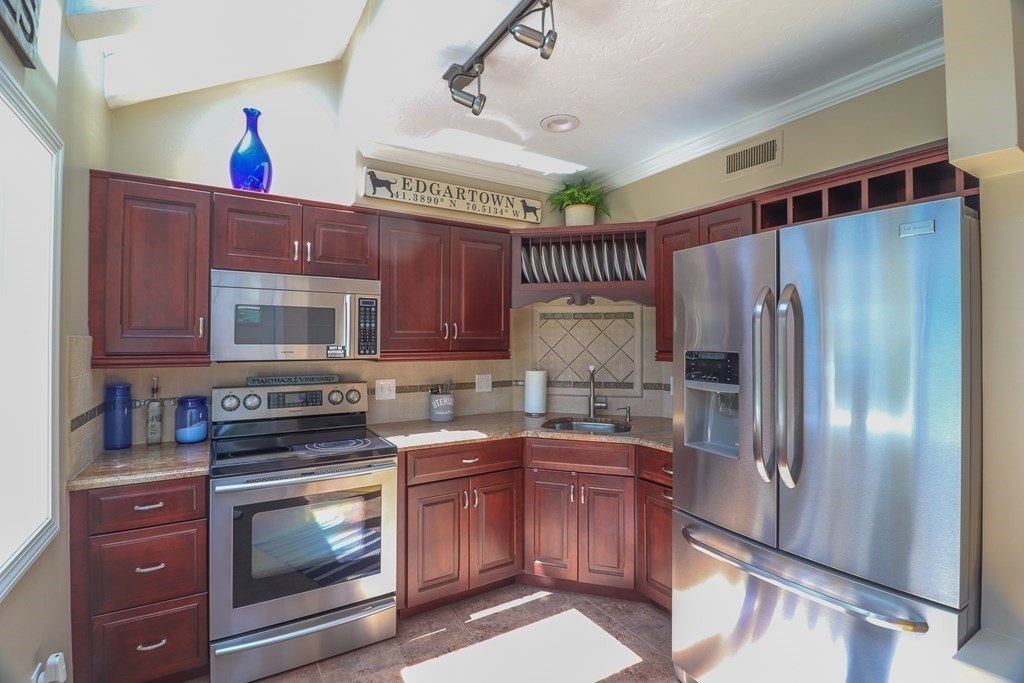 2 Chase Lane, Unit 2 Lynn, MA 01902 - Photo 3 of 29