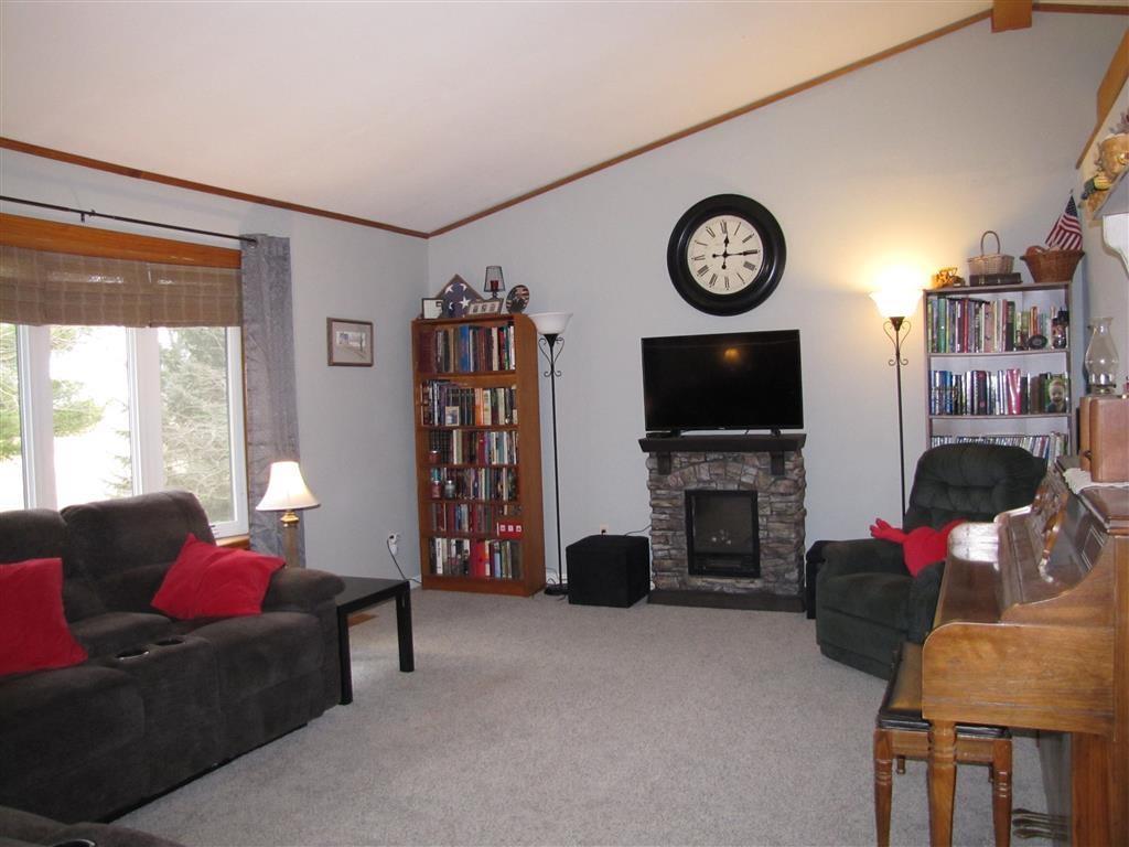 6805 Willow Dale Road Springfield, OH 45502 - Photo 3 of 23