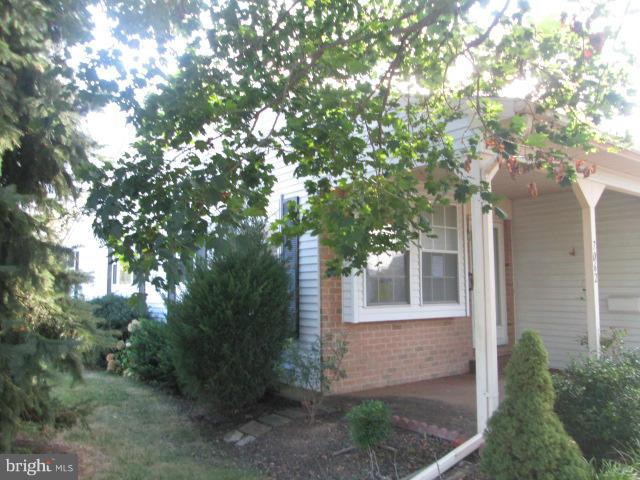 7062 Catalpa Road Frederick, MD 21703 - Photo 4 of 27 Exterior (Front)