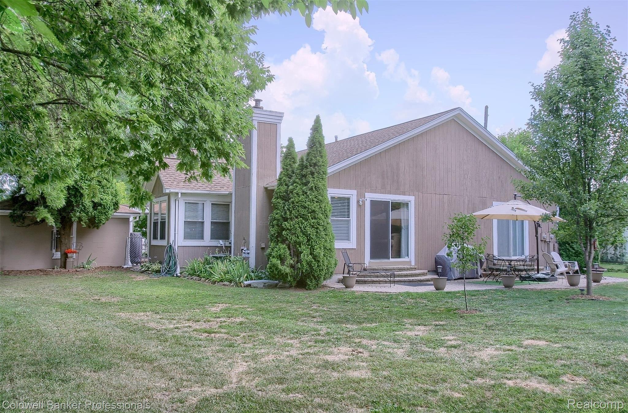 394 Sumpter Road Belleville, MI 48111 - Photo 26 of 30 26-Rear 2nd View.jpg