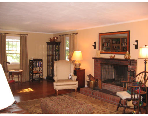 94 Shady Hill Road Newton, MA 02461 - Photo 2 of 12 Gallery Image 2