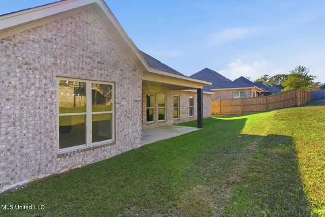 $319,900 | 43 Island Oak, Hattiesburg, MS 39402