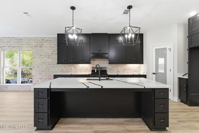 $319,900 | 43 Island Oak, Hattiesburg, MS 39402