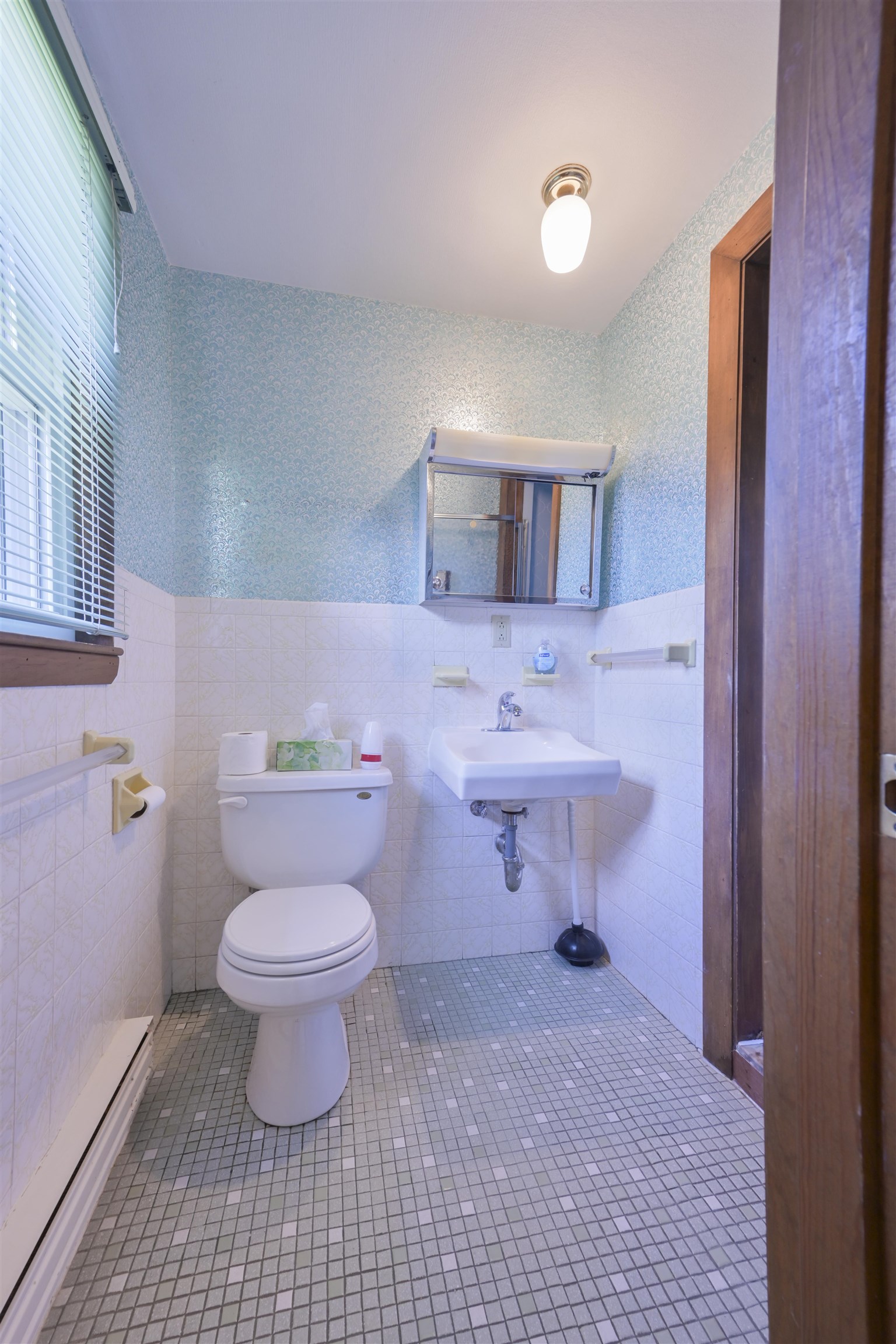 60 Hillhaven Road Manchester, NH 03104 - Photo 25 of 58