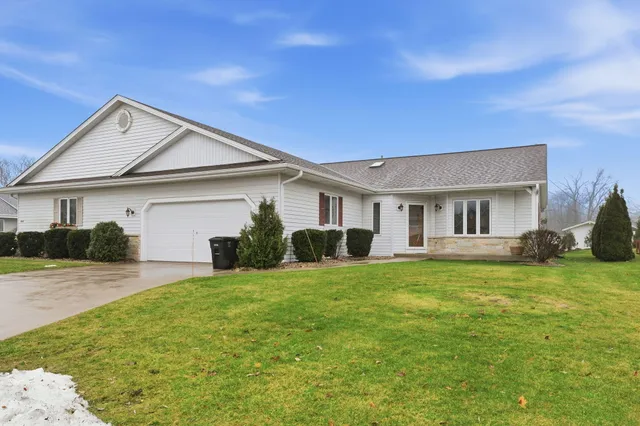 $375,000 | 4547 West Maplewood Drive, Greenfield, WI 53220