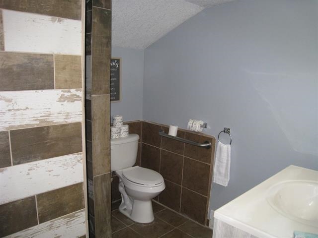 604 Toledo Street Fremont, IN 46737 - Photo 7 of 11