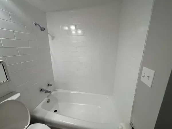 $1,650 | 3161 North Cambridge Avenue, Unit 315, Chicago, IL 60657