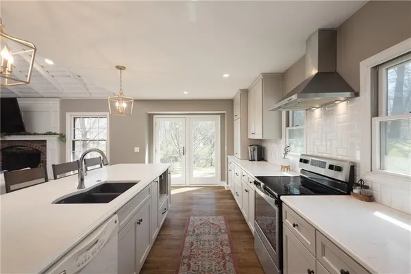 $390,000 | 3607 East Colony Square, St. Joseph, MO 64506