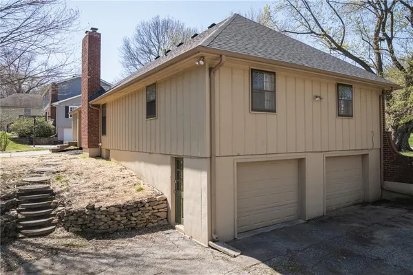 $390,000 | 3607 East Colony Square, St. Joseph, MO 64506