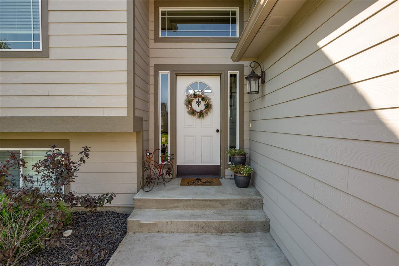 902 East Cooper Lane Colbert, WA 99005 - Photo 3 of 20 Gallery Image 3