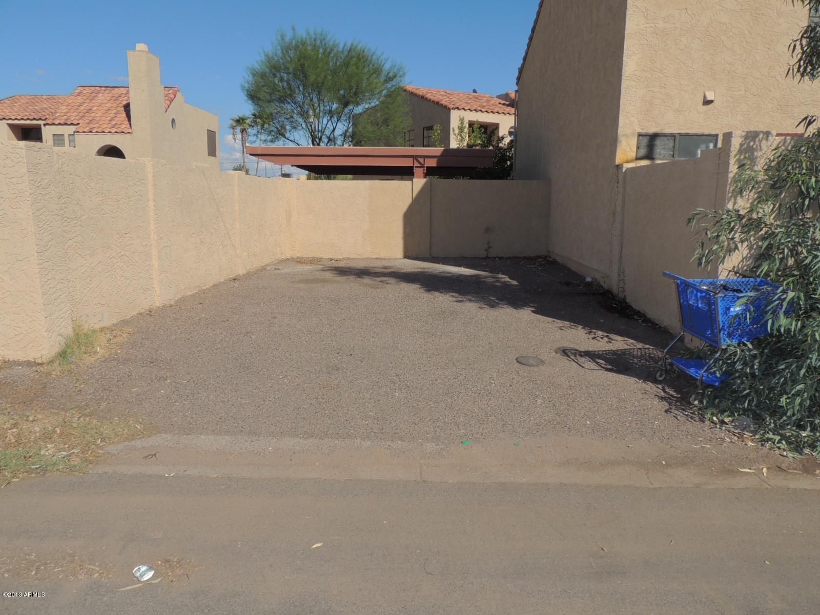 4620 North 10th Place Phoenix, AZ 85014 - Photo 6 of 19 front view of a house