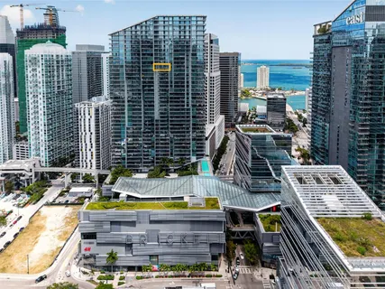 $659,999 | 68 Southeast 6th Street, Unit 3506, Miami, FL 33131