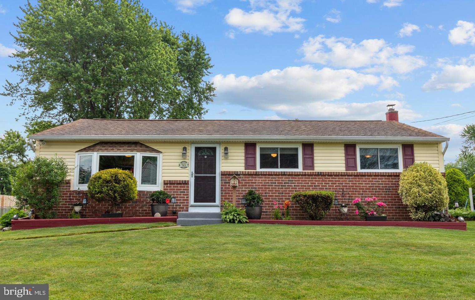 743 Roger Road Warminster, PA 18974 - Photo 1 of 26 Exterior Front