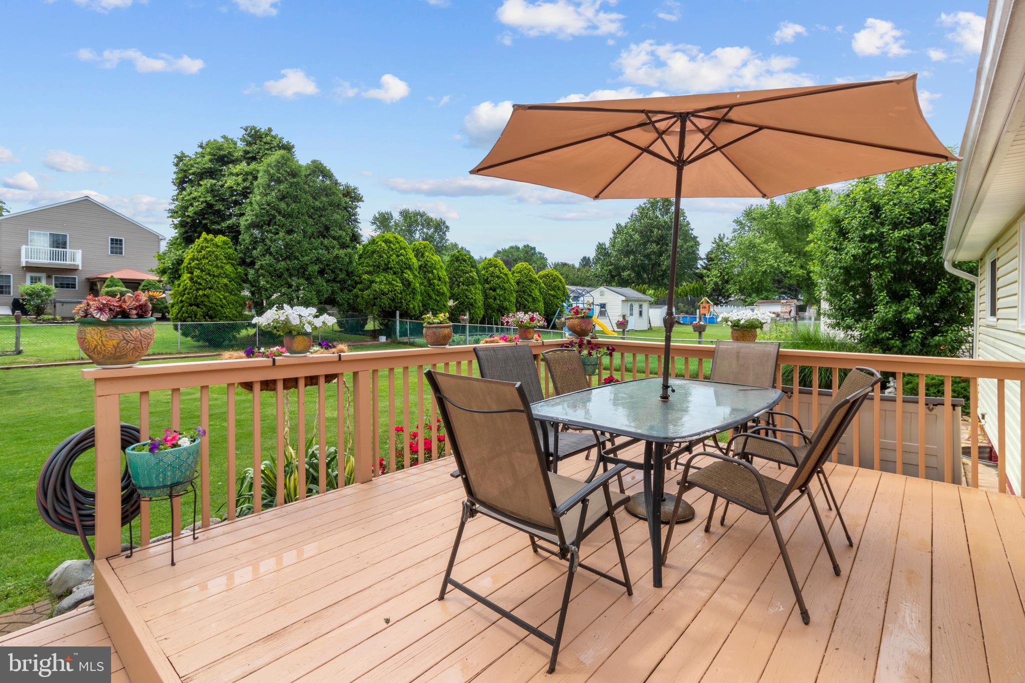 743 Roger Road Warminster, PA 18974 - Photo 5 of 26 Deck