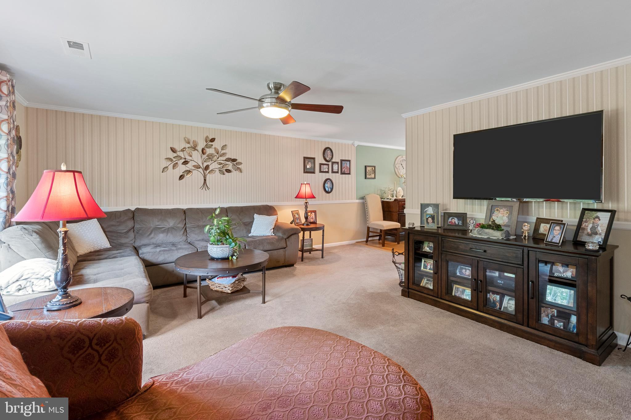 743 Roger Road Warminster, PA 18974 - Photo 7 of 26 Living Room