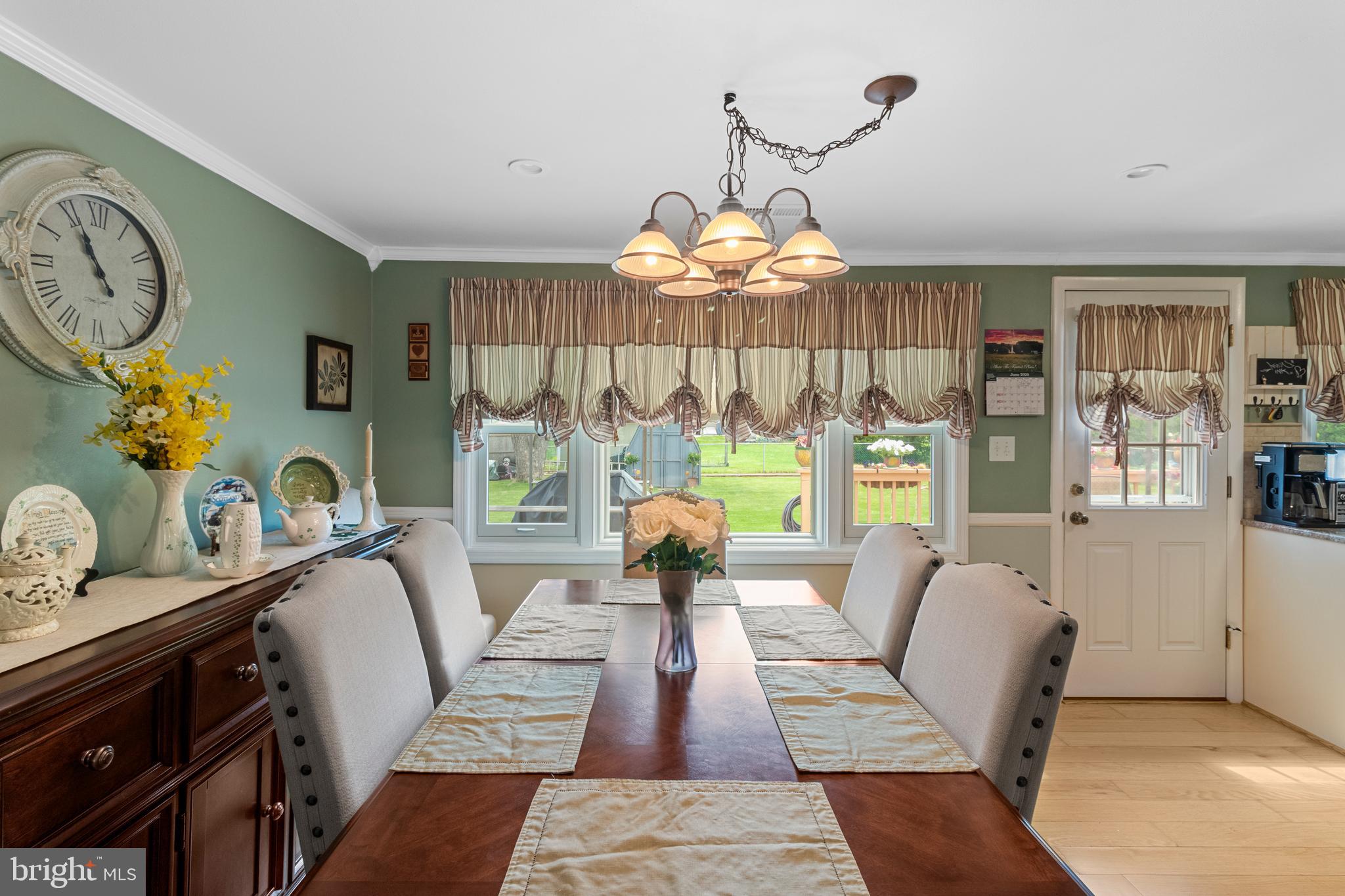 743 Roger Road Warminster, PA 18974 - Photo 10 of 26 Dining Room