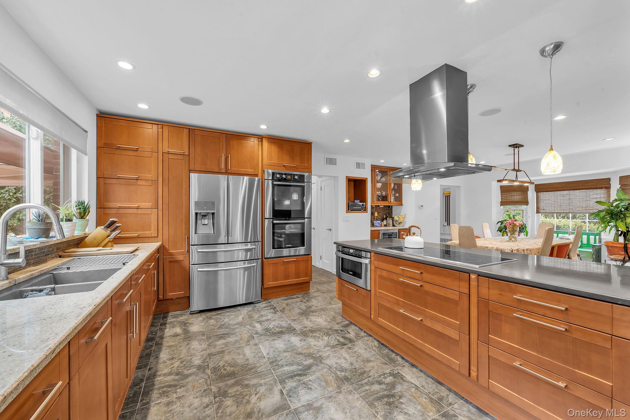 863 Richmond Road East Meadow, NY 11554 - Photo 14 of 44